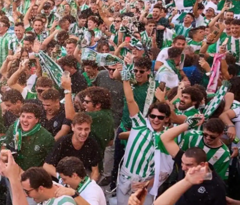Real Betis a letní fanouškovské akce Stylové outfity s domácím dresem